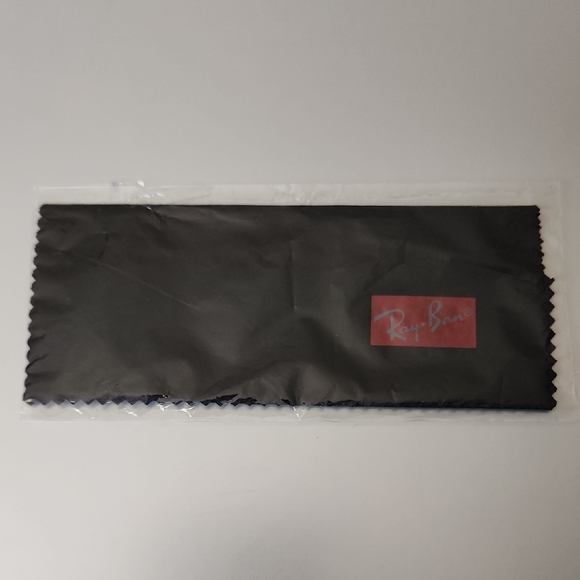 Ray-Ban Black Cleaning Cloth - Picture 1 of 4